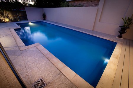 Orçamento de piscinas e construção de piscina de vinil, fibra ou alvenaria - Piscina de Fibra